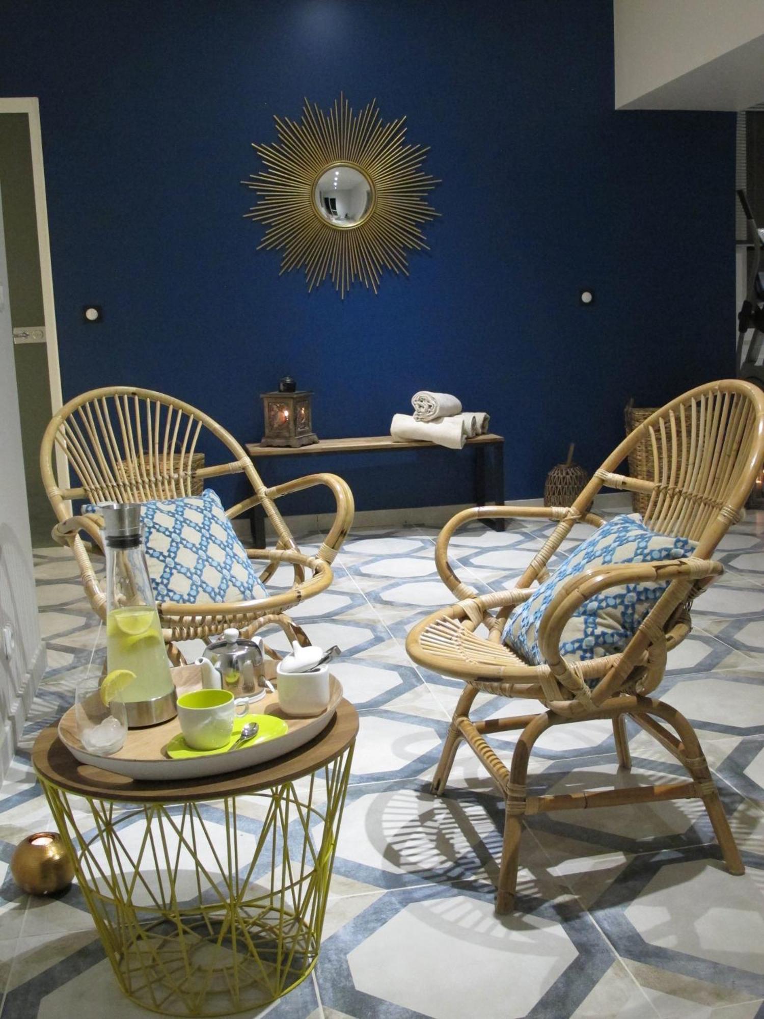 La Cour Des Sens Hotel Lagnes Luaran gambar